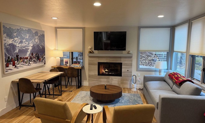 Snowmass Village House | Modern, MTN Retreat w/Fireplace, Pool, Hot Tub, Steps to Snowmass Base Village