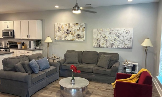 Dunean Apartment | Modern Near Downtown & Hospitals – Greenville Stay