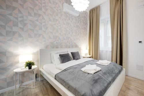 Csarnok negyed Apartment | Modern New & Central