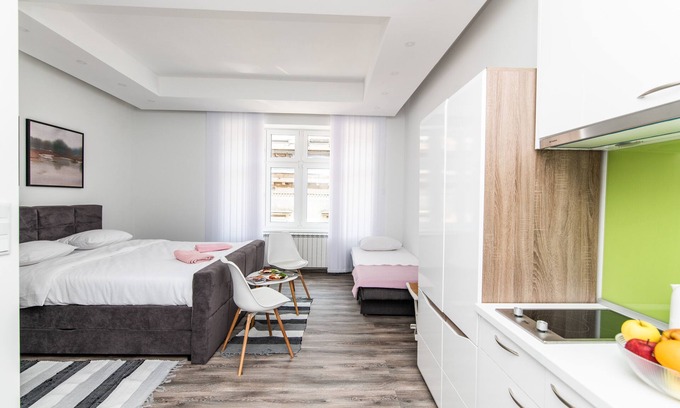 Old Town Apartment | Modern newly refurbished studio! MAIN STREET