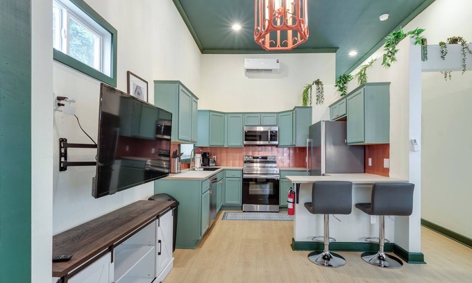 Downtown Memphis House | Modern, newly renovated 2-bedroom house in the Medical District