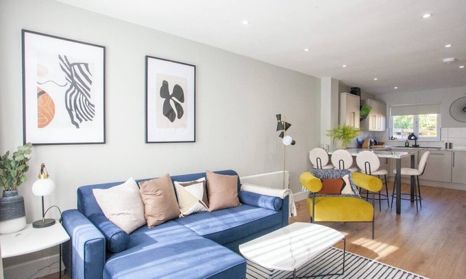 Glasgow House | Modern Oasis in Prime Location