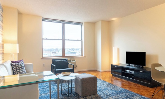 Hoboken Apartment | Modern One Bedroom in Hoboken Waterfront Building