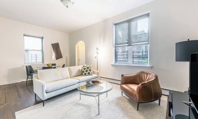 Upper West Side Apartment | Modern One Bedroom Nearby Central Park on UWS