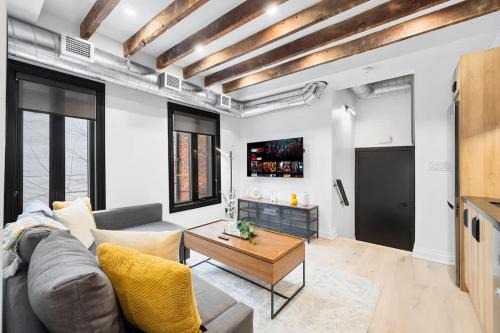 Parkdale Apartment | Modern Parkdale Getaway 1-Bedroom Parking
