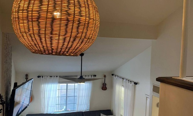 Tempe Condo | Modern, Peaceful Tempe Condo Pool & Fast Wi-Fi