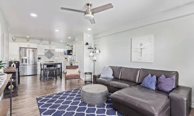 Encanto Condo | Modern PHX Condo Near Light Rail
