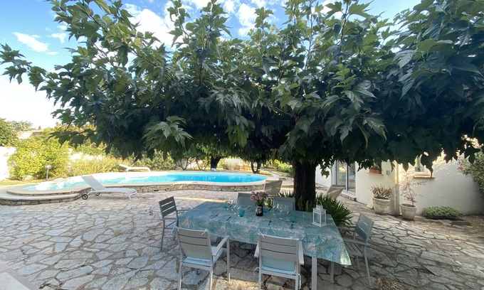 Domazan Villa | Modern Provençal country house with pool and garden near Avignon