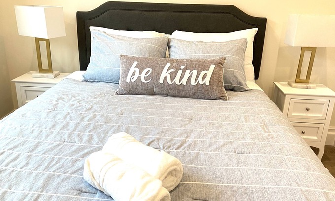 Lamanda Park Condo | Modern, Quiet 1426 SF 2B 2.5B Pasadena Townhome