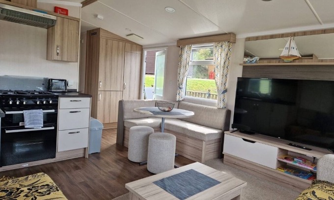 Aberystwyth Cabin | Modern Sea Viev Pet Friendly 2-bed static caravan