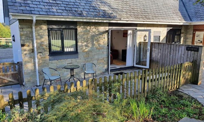 Callington Apartment | Modern, self-contained annexe in the countryside