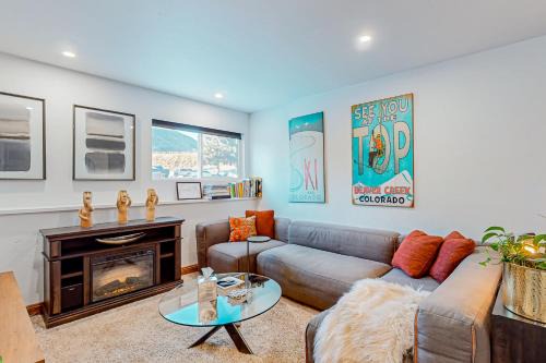 Avon Apartment | Modern Ski Retreat #C7