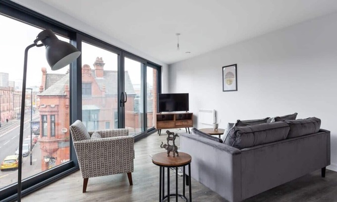 Bordesley Apartment | Modern & Spacious Apartment In Central Birmingham
