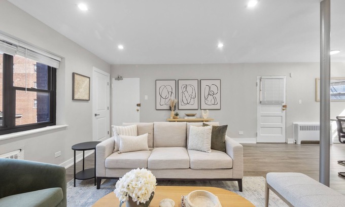 Forestview Apartment | Modern Spacious New Renovation 1BR Evanston