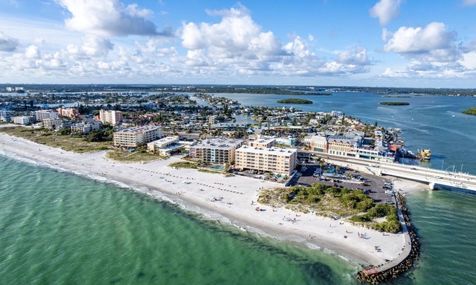 St. Petersburg - Clearwater Apartment | Modern Studio Apartment at The Urban Standard #8