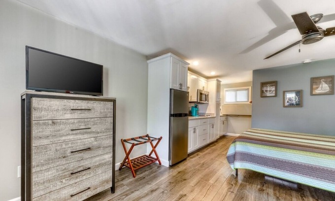 Ogunquit - Wells Apartment | Modern Studio, close to Wells and Ogunquit Beaches