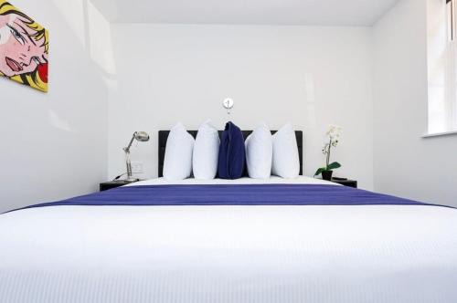 Fenway–Kenmore Apartment | Modern Studio in Historic Boston - Garden Unit #1