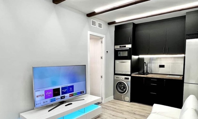 Palacio Apartment | Modern studio in the center of Madrid