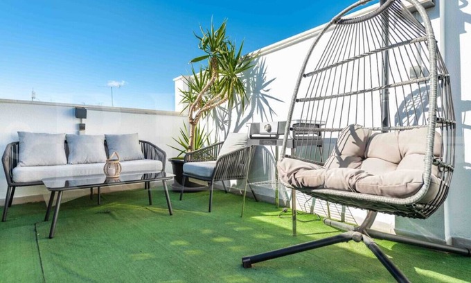 El Molinillo Apartment | Modern Studio w/ Private Rooftop terrace by REMS