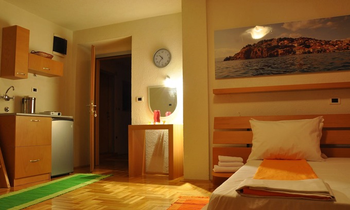 Ohrid Apartment | Modern studios in Ohrid 1 (The orange studio)
