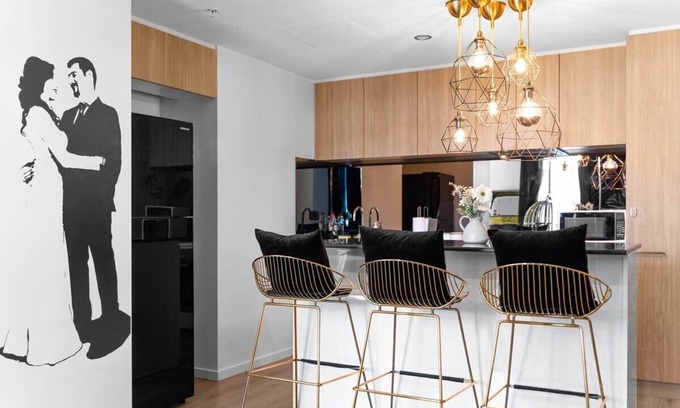 Adelaide Central Business District Apartment | Modern & Stylish 2BR Apt - CBD - Free Parking