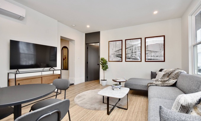 Barrie Apartment | Modern Suite in Trendy Downtown Waterfront