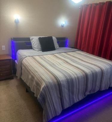 Justin House | Modern Texas Stay Just Minutes from DFW Attraction