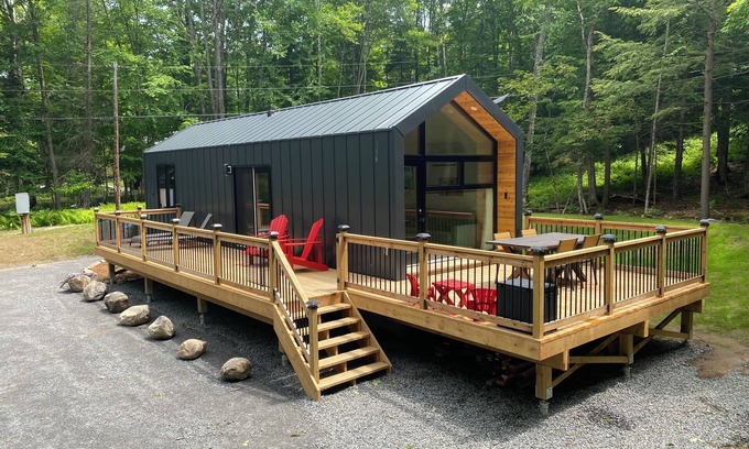 Huntsville Cottage | Modern tiny home in Muskoka - Mary Lake!