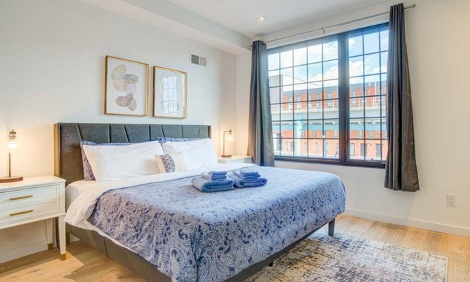 Olde Kensington House | Modern Townhome 15 - Free Parking - Hosted Stay Rafa