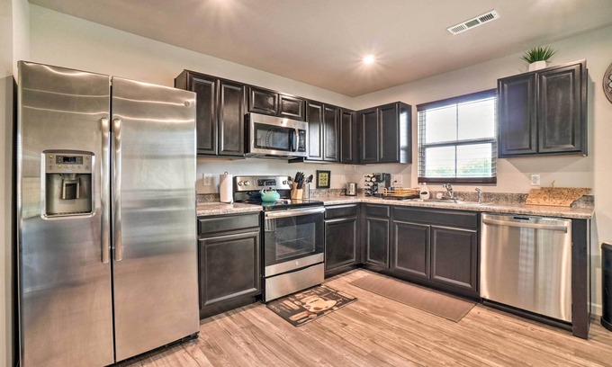Nashville House | Modern Townhome ~ 7 Mi to Downtown Nashville!