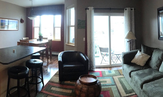 Carbondale House | Modern townhome sleeps six; walking distance to downtown & public transportation