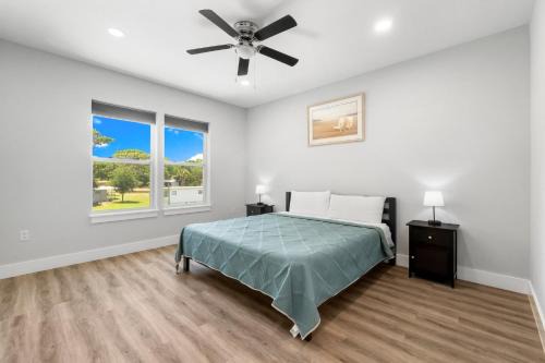 Panama City Beach Apartment | Modern Townhome Close to Beach, Restaurants, Entertainment! by Dolce Vita Getaways PCB
