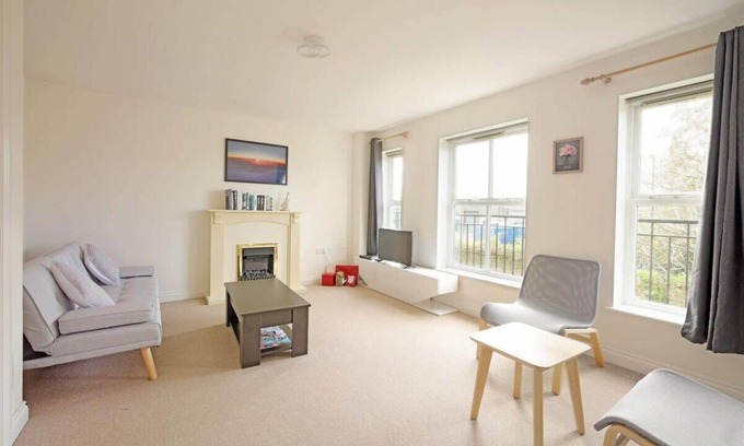 Wells House | Modern Townhouse in Wells, Private Parking