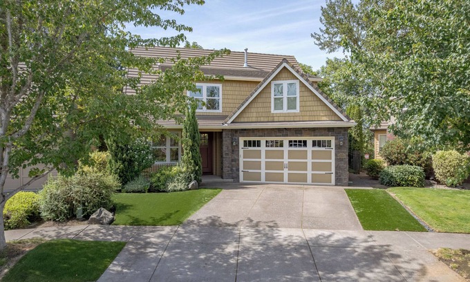 Central Oregon House | Modern Upscale 3BR with Spacious King Suite