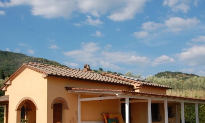 Castiglion Fiorentino Villa | Modern Villa with a breathtaking view of the medieval town of Castiglion Fiorentino