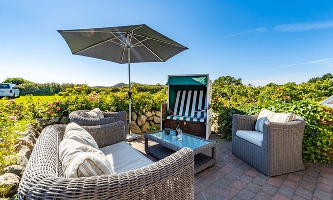 Kampen Apartment | Modern vacation apartment for max. 4 persons with terrace and wellness area.