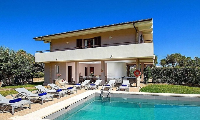 Puerto de Pollensa Villa | Modern Villa - A/C, Private Pool, 15 mins walk to the centre of Port de Pollensa and the Beach!