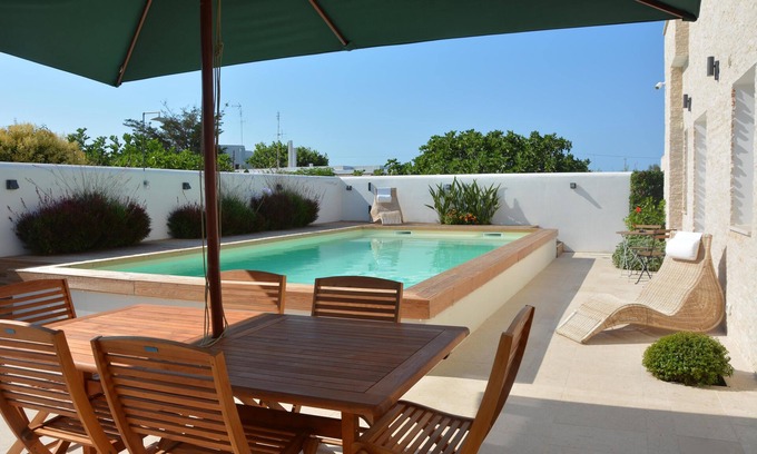 Municipio 1 Villa | Modern Villa with pool, sea view and mediterranean garden