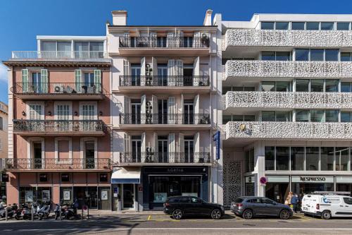 Cannes City Centre Hotel | Modern Waikiki Hotel
