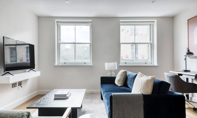Waterloo Apartment | Modern Waterloo 1BR w/open plan on Lower Marsh, by Blueground