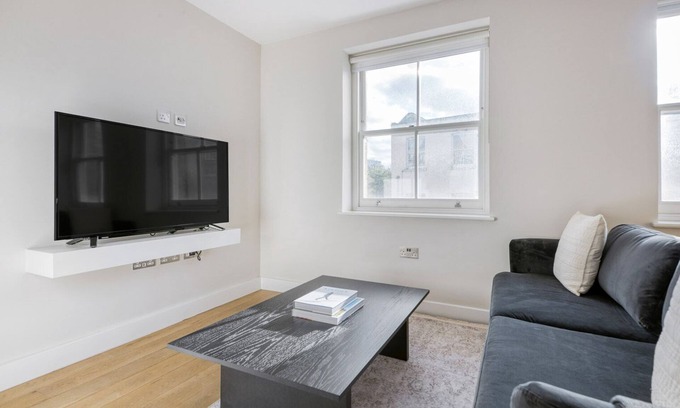Waterloo Apartment | Modern Waterloo 2BR open plan with Balcony on Lower Marsh, by Blueground