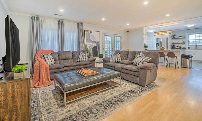 Ogden House | Modern Wilmington Getaway ~ 6 Miles to Beaches!