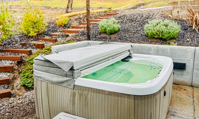 Glen Ellen House | Modern Wine Country home w/private hot tub & mountain views, close to wineries
