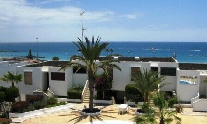 Arona Apartment | Modern1 bed apt with AC seaview.Azahara overlooks las Vista beach. Golden Mile