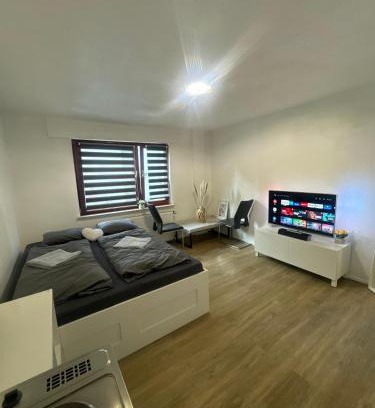 Lannesdorf Apartment | Modernes 1-Zimmer Appartment- mit Doppelbett und Smart-TV