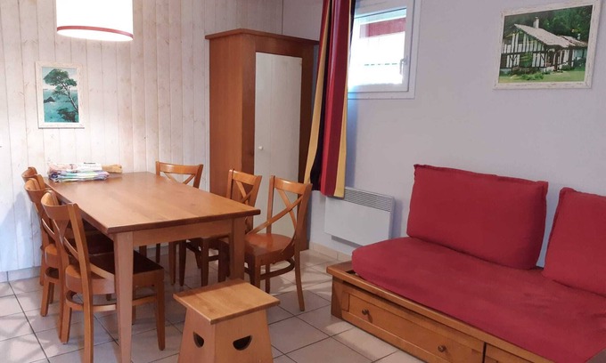 Moliets-et-Maa Apartment | Moliets apartment residence with swimming pool sleeps 6 from 300,00€