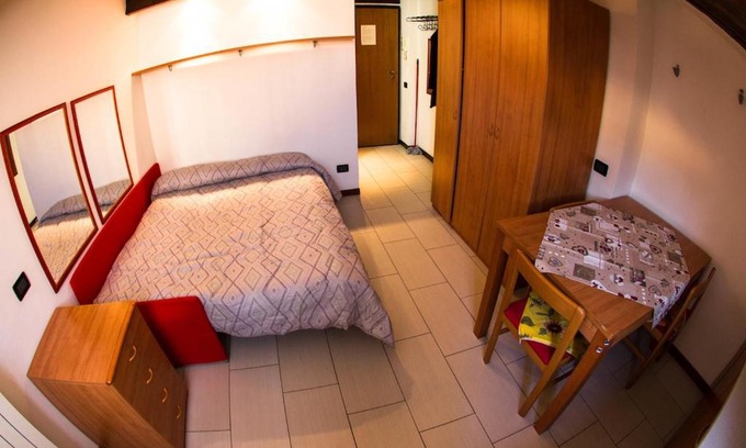 San Salvario Apartment | mono Rosso