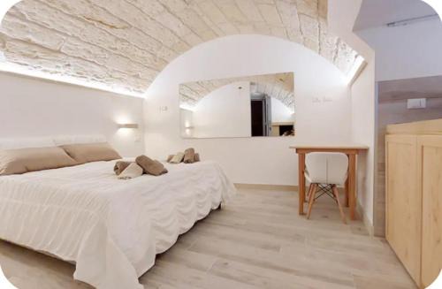 Otranto Apartment | Monolocale Dimora Borgo Monte nel cuore di Otranto con garage