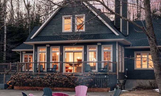 Saint-Faustin-Lac-Carre Ski Chalet | Mont-Blanc | Le Geais Bleu - 15 Mins to Tremblant - Spa & Billiards