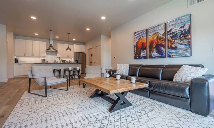 Livingston Condo | Montana Modern Luxury Condo: A Stylish Mountain Escape